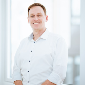 christian_wimmer_aez_hair_haarzentrum_wiesbdaen.jpg